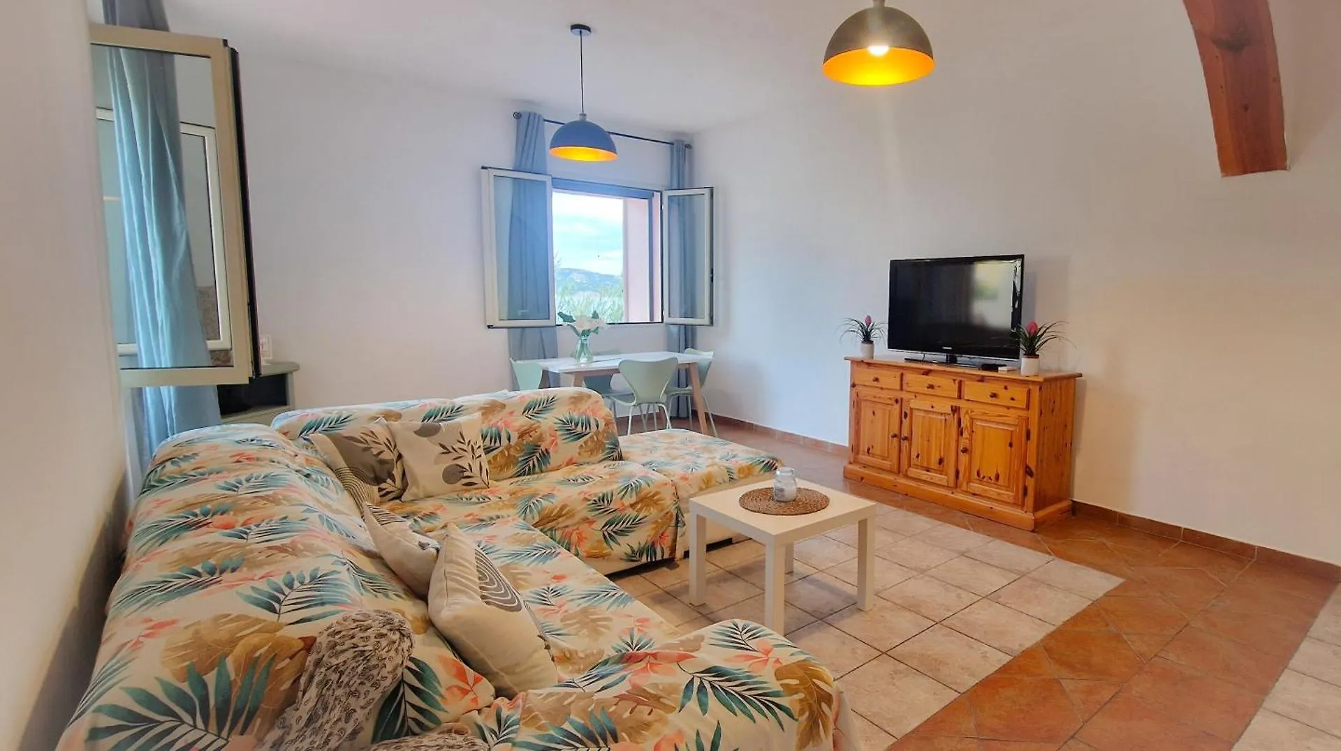 Casa Anna Daire La Maddalena  İtalya